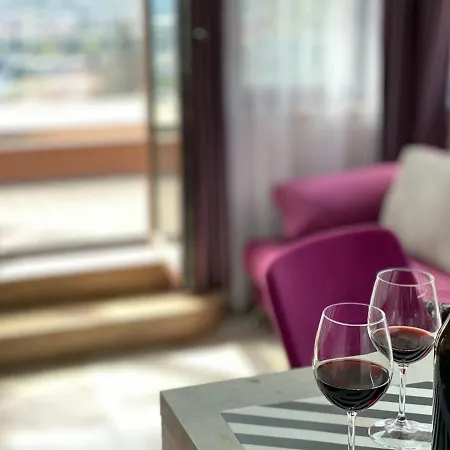 Amazing View And Cozy Atmosphere Апартаменты *