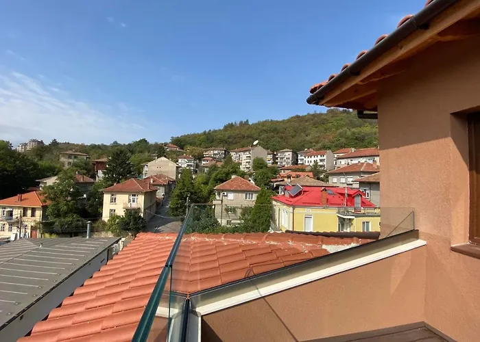 Amazing View And Cozy Atmosphere